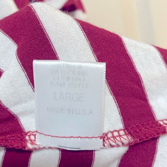 Gibson Women’s Cold Shoulder High Low Top | Size: Large | Color: Red & White - Picture 8 of 8